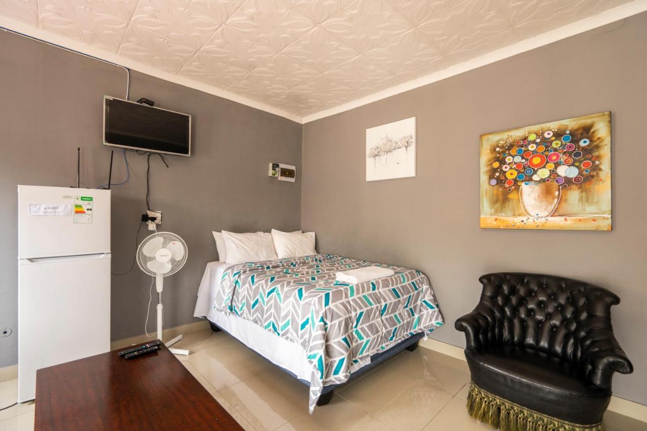 Hasate Guest House 10 Florence Street Oakdale Belliville 7530 Cape Town South African ภายนอก รูปภาพ